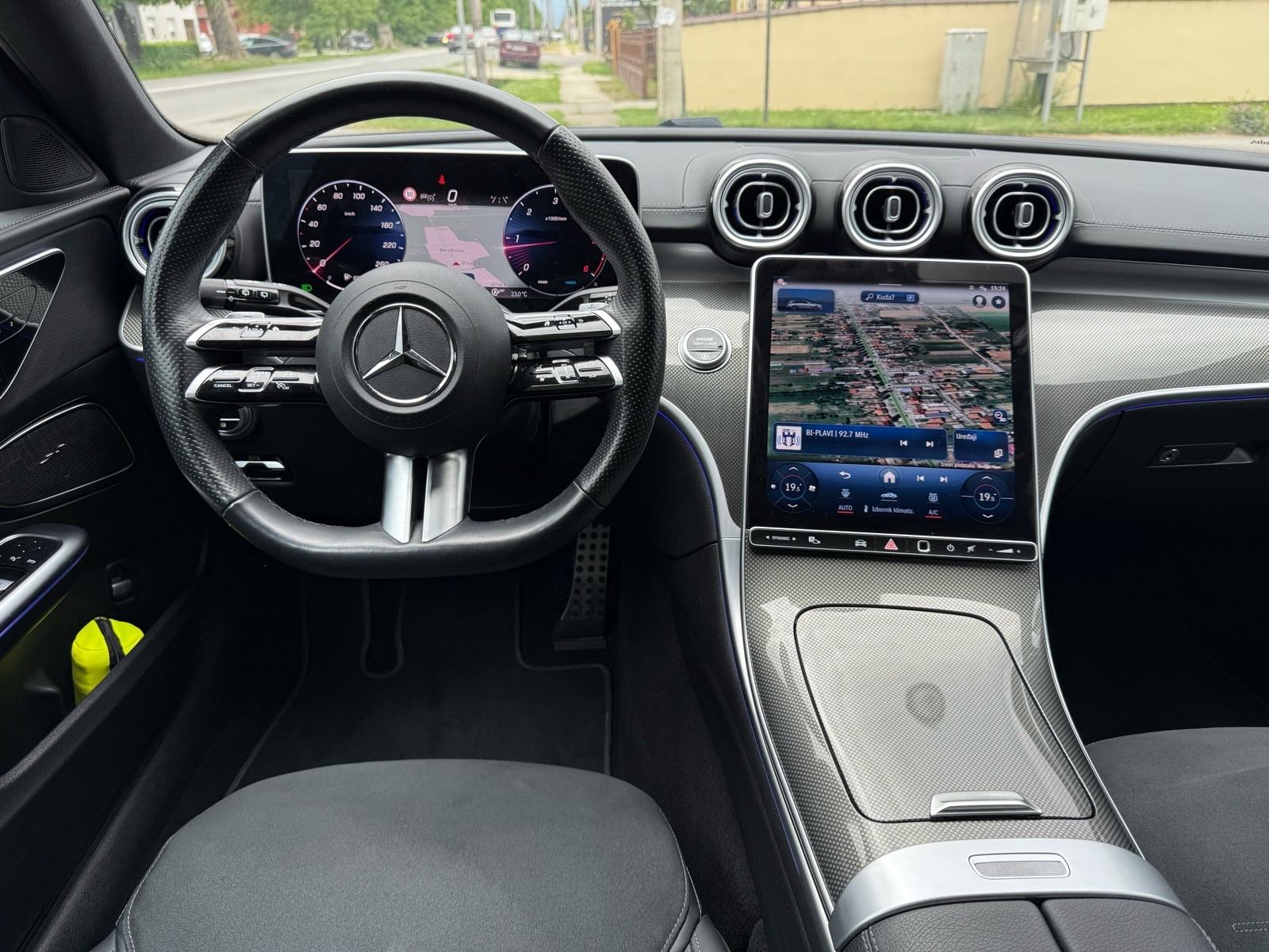 Mercedes-Benz C 200 d - AMG – TOP oprema - god 2024 – 51 000 km - PDV, fotografija 12