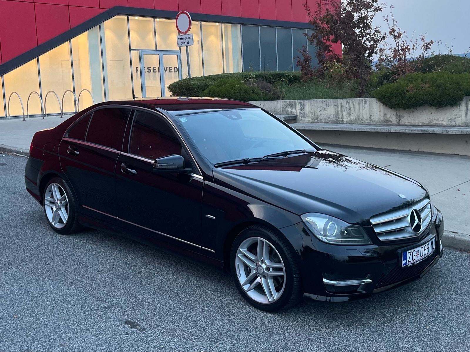 Mercedes-Benz C 220 CDI AMG / Designo, fotografija 11