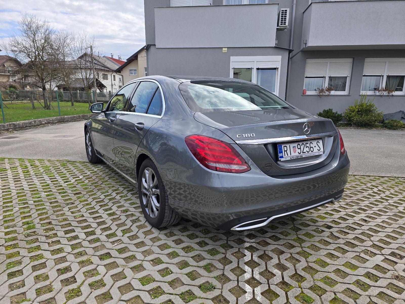 Mercedes-Benz C-klasa 180 automatik, fotografija 4