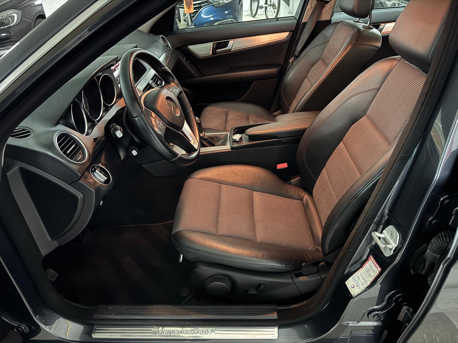 Mercedes-Benz C-klasa 180CDI**KLIMA*NAVIGACIJA**ALU**KREDIT-KARTICE**, fotografija 9