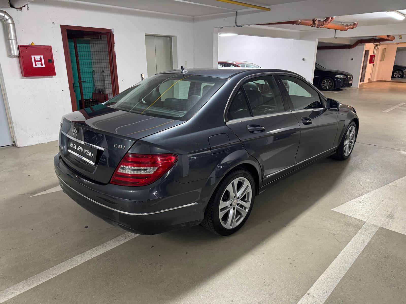 Mercedes-Benz C-klasa 180CDI**KLIMA*NAVIGACIJA**ALU**KREDIT-KARTICE**, fotografija 5
