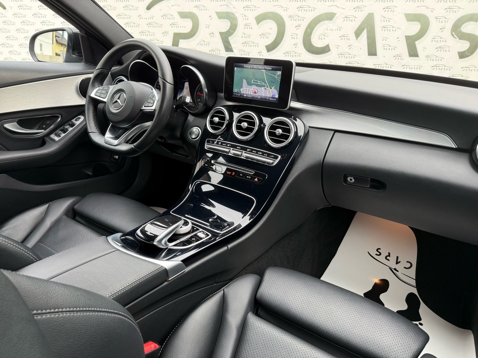Mercedes-Benz C-klasa 180 d AMG REG 10/26 | ALU 18 | KOŽA | kamera, fotografija 15