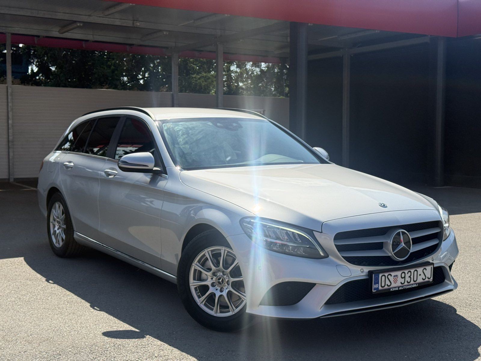 Mercedes-Benz C-klasa 180 d Navigacija, Ambient light, fotografija 2