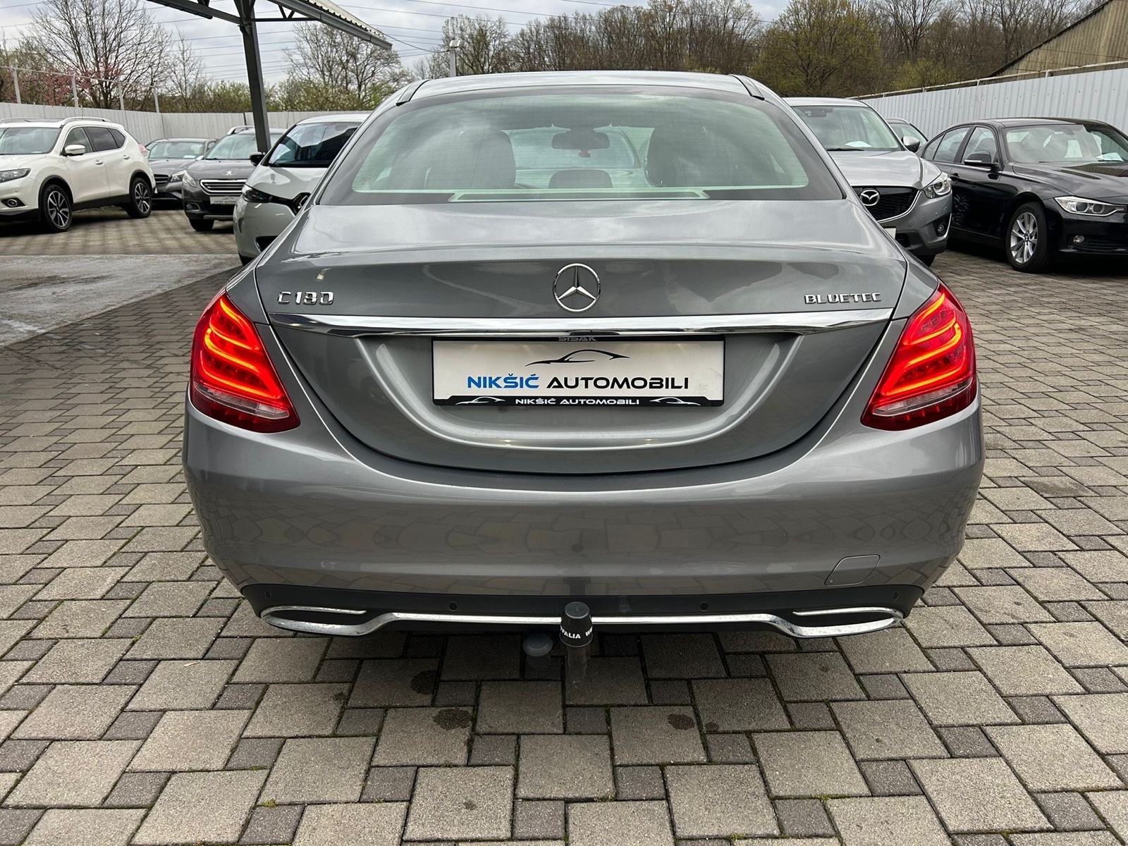 Mercedes-Benz C-klasa 180 *garancija na km**LED, odličan**, fotografija 4
