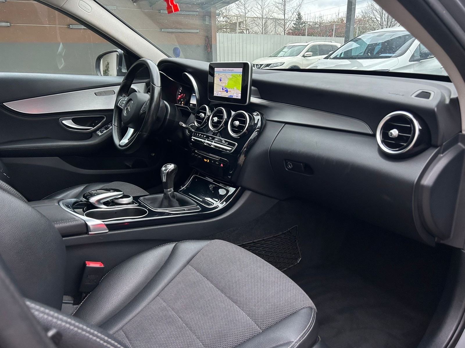Mercedes-Benz C-klasa 180 *garancija na km**LED, odličan**, fotografija 11