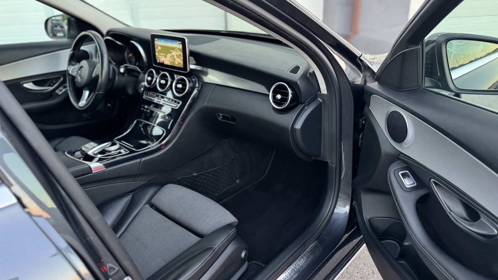 MERCEDES-BENZ C-KLASA 2.2 CDI ILS LED FAROVI/KAMERA/NAVIGACIJA, fotografija 12