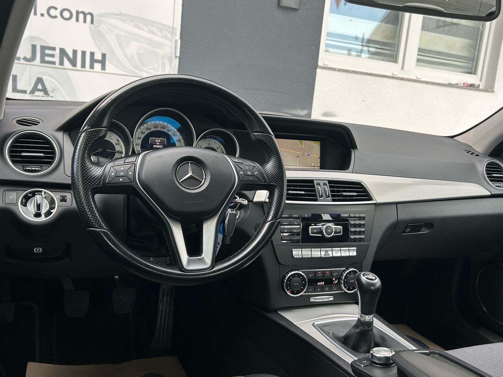 Mercedes-Benz C-klasa 200 CDI 2013G.REDIZAJN AVANGARD OPREMA 12.500€, fotografija 18
