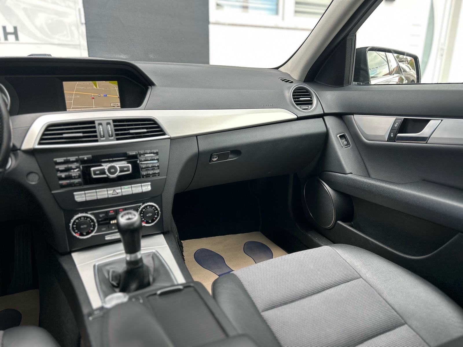 Mercedes-Benz C-klasa 200 CDI 2013G.REDIZAJN AVANGARD OPREMA 12.500€, fotografija 16