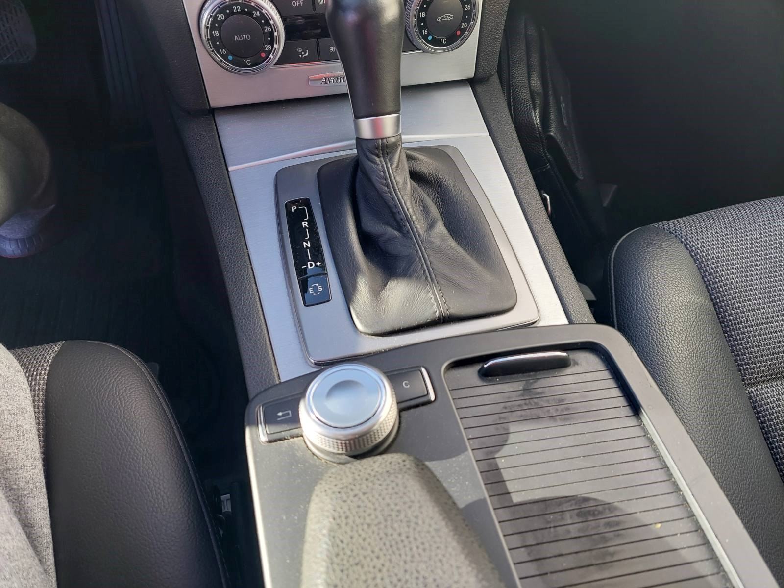 Mercedes-Benz C-klasa 220 CDI AUTOMATIK - reg. do 10/2026 !, fotografija 10