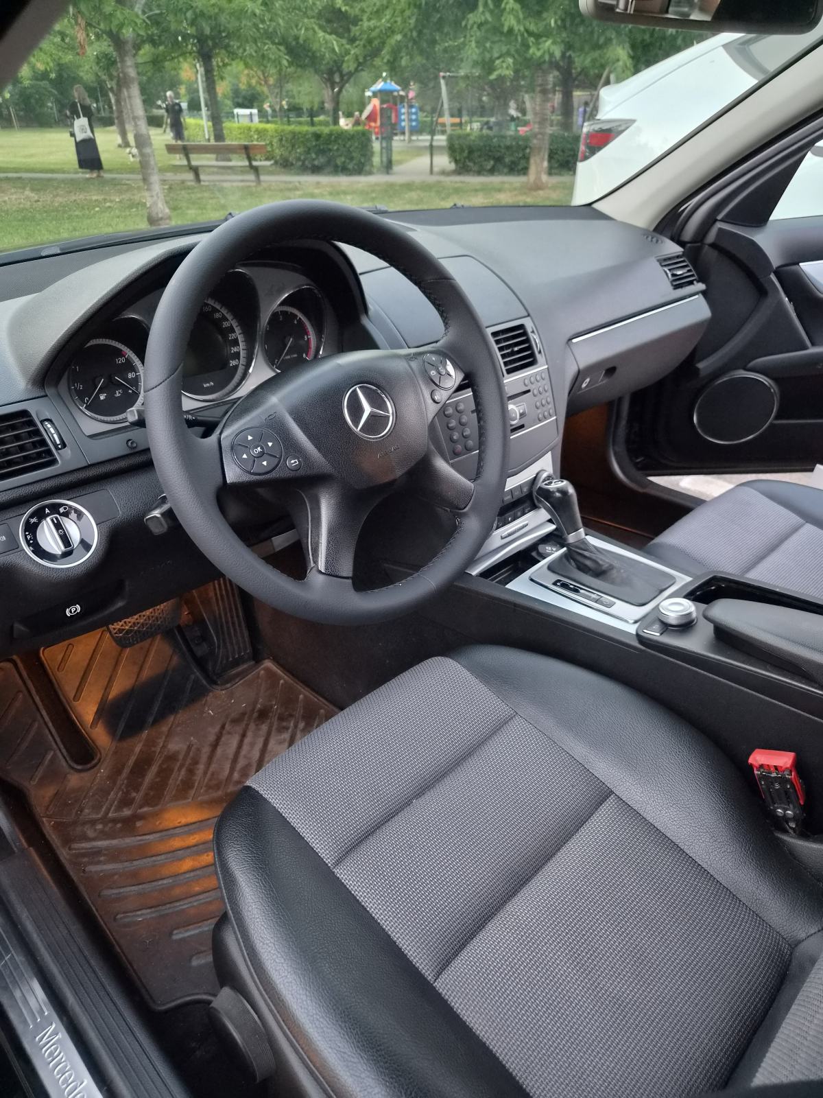Mercedes-Benz C-klasa 200 CDI automatik, fotografija 6