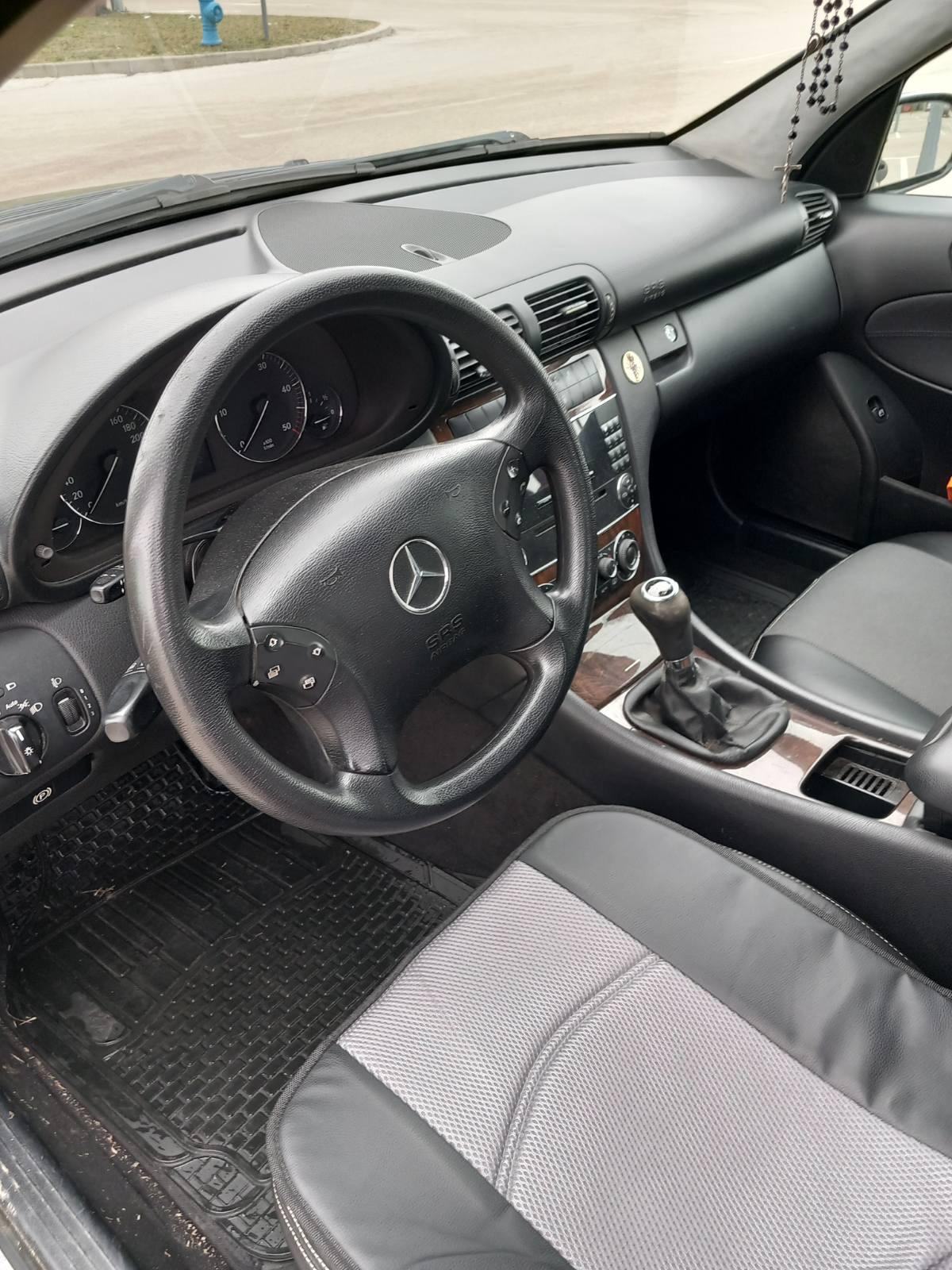 Mercedes-Benz C-Klasa 2005. god, garažiran, kožna sjedala 098-936-3565, fotografija 4