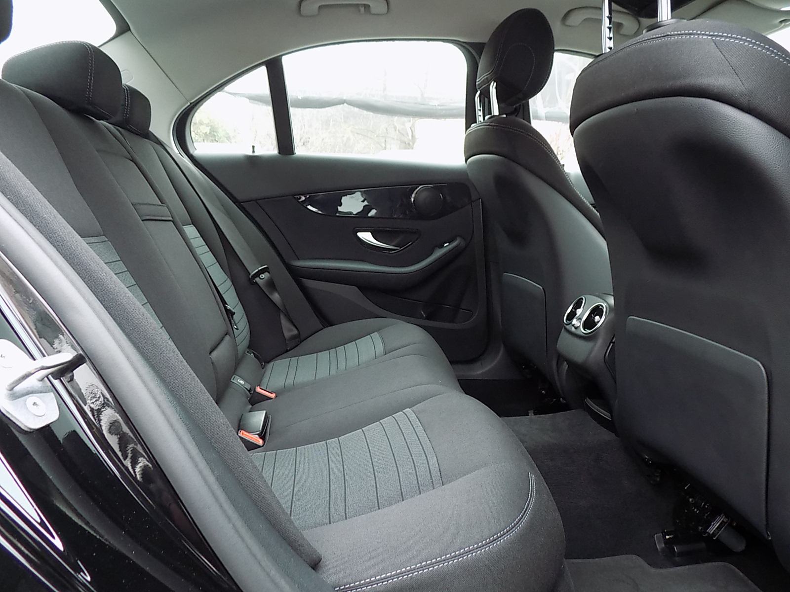 Mercedes C 200 d / AUTOMATIK / FULL LED / NAVI / KAMERA / ALU / PDC, fotografija 11