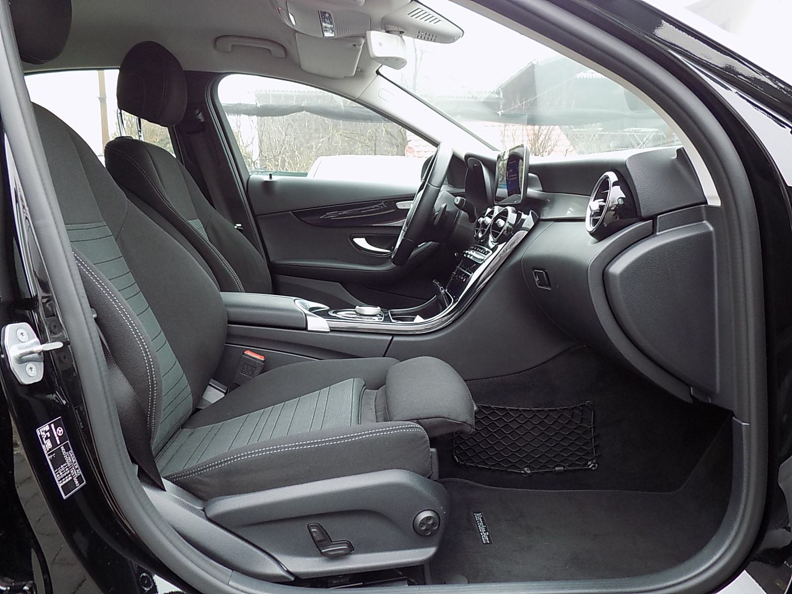 Mercedes C 200 d / AUTOMATIK / FULL LED / NAVI / KAMERA / ALU / PDC, fotografija 12