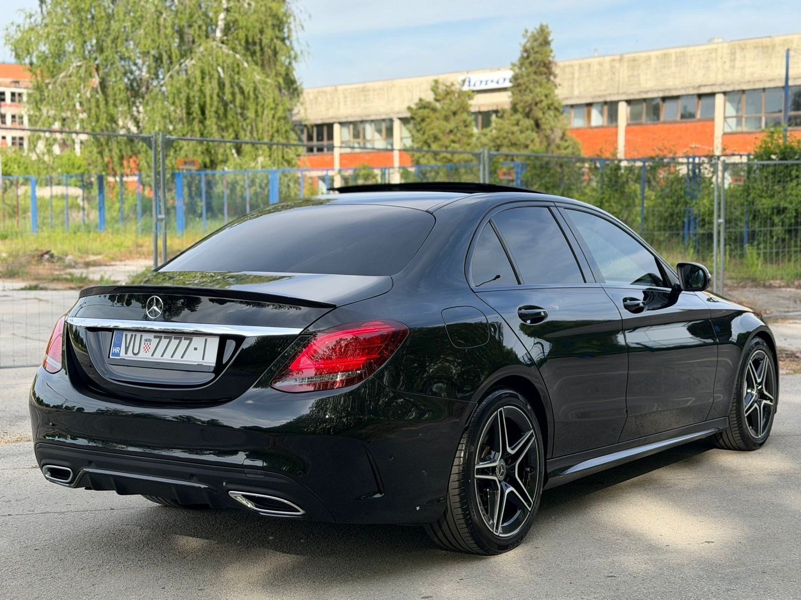 Mercedes Benz C KLASA, AMG Paket - Night Edition - TOP OPREMA !, fotografija 5