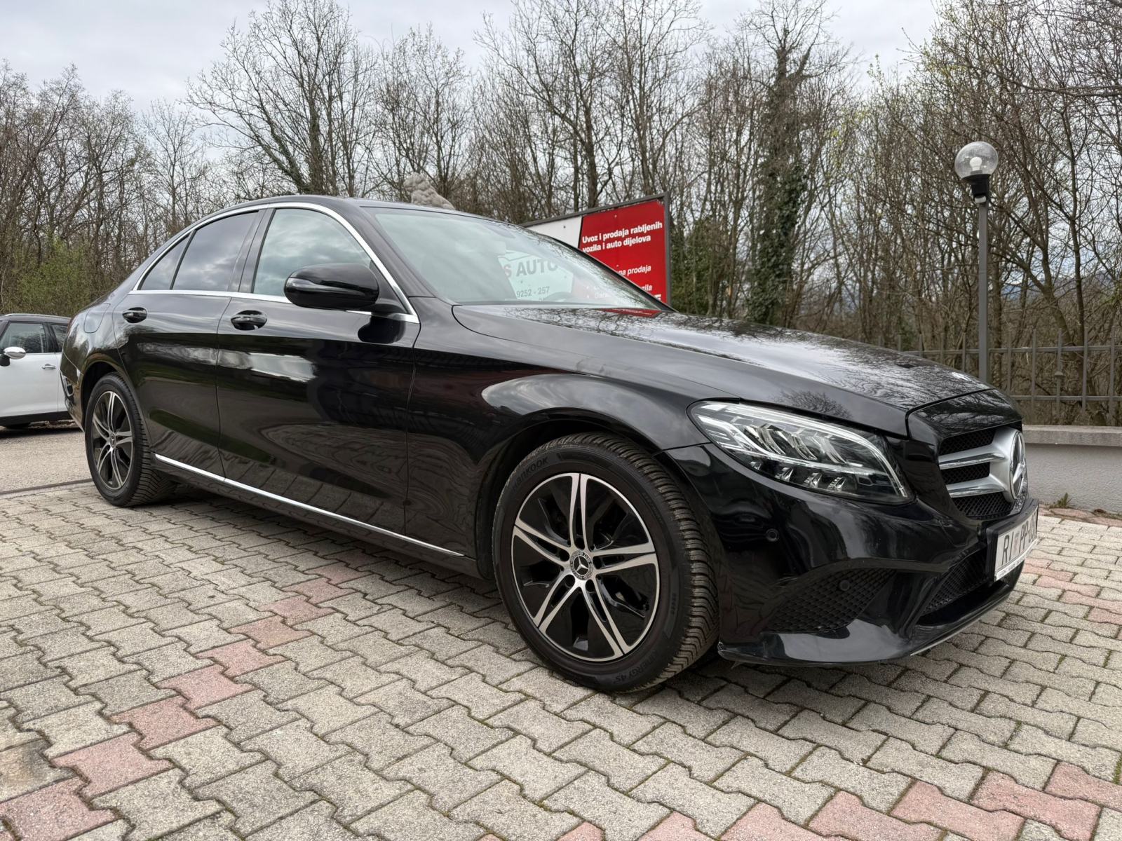 Mercedes-Benz C-klasa 200 D **JAMSTVO 12 MJESECI**, fotografija 2