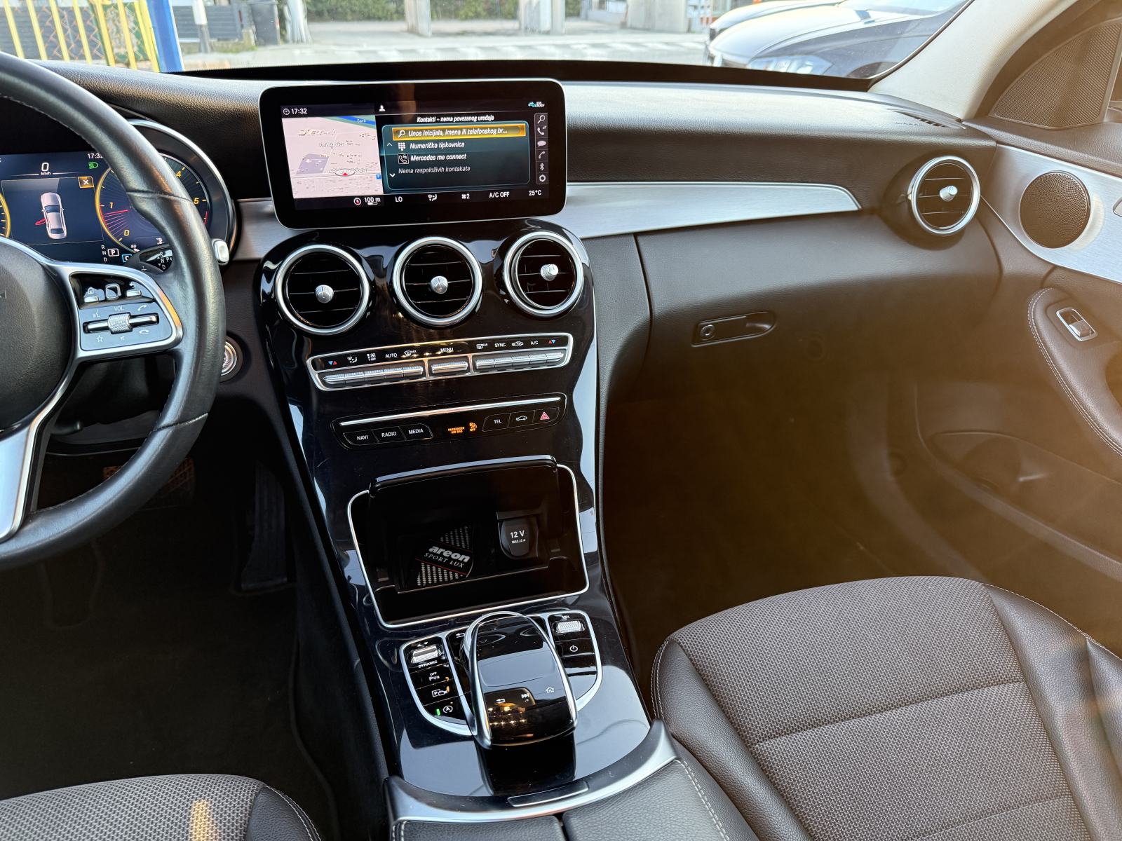 Mercedes-Benz C-klasa 200 D**ODLIČNO STANJE*SERVISNA*, fotografija 10