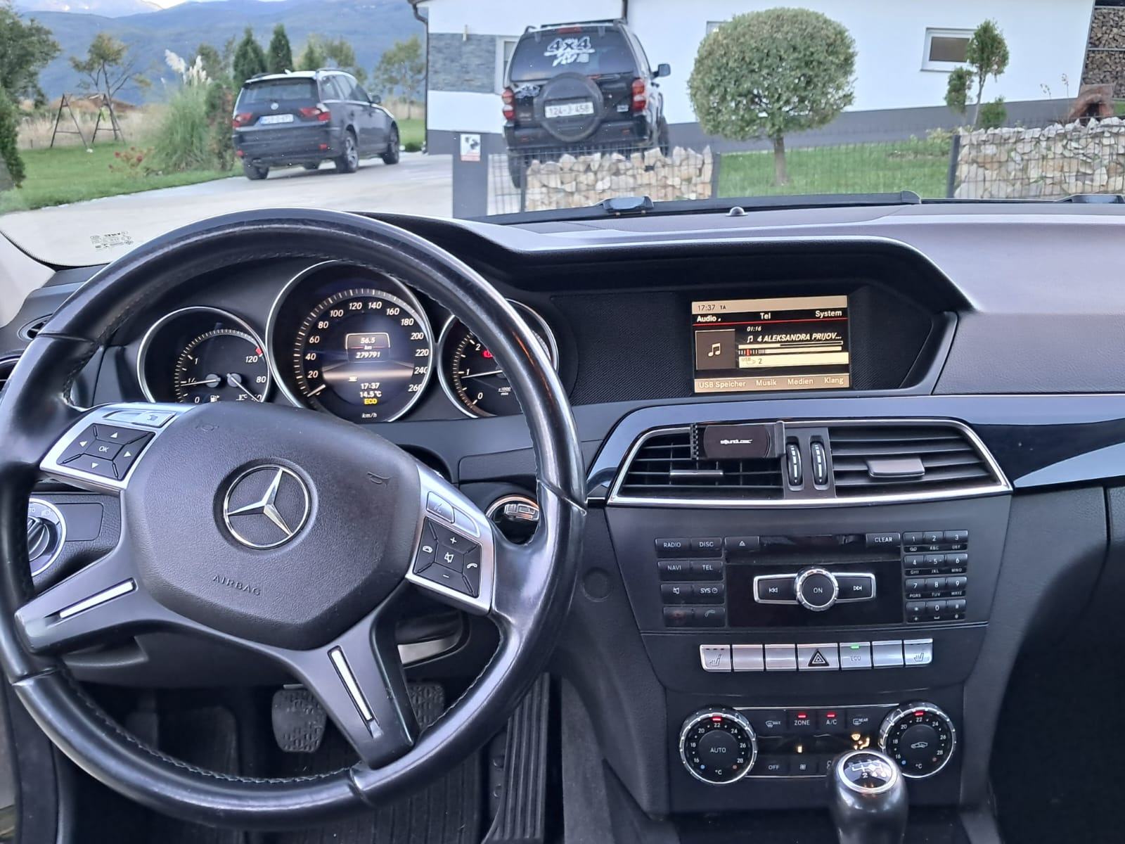 Mercedes-Benz C-klasa 200, pogled izvana - slika 1