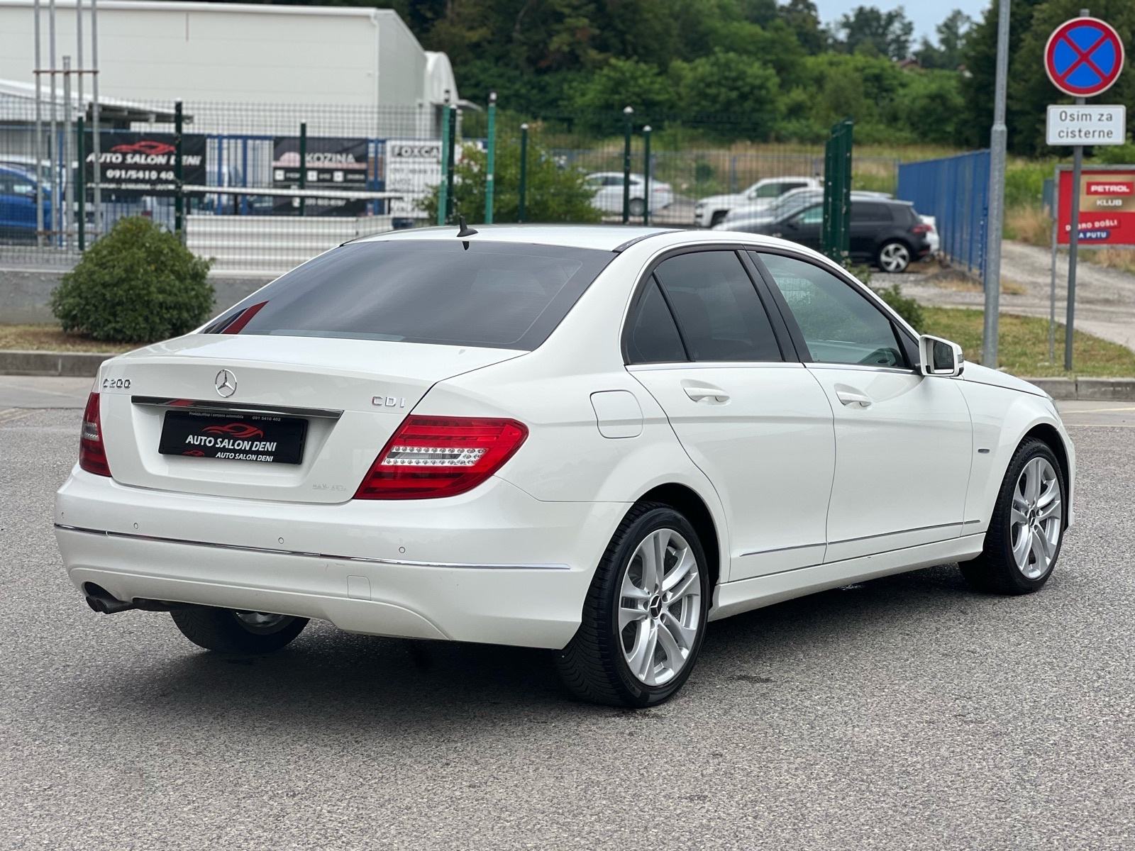 Mercedes-Benz C-klasa 2.2 CDI AVANGARDE AUTOMATIC 9,999€!!!, fotografija 4