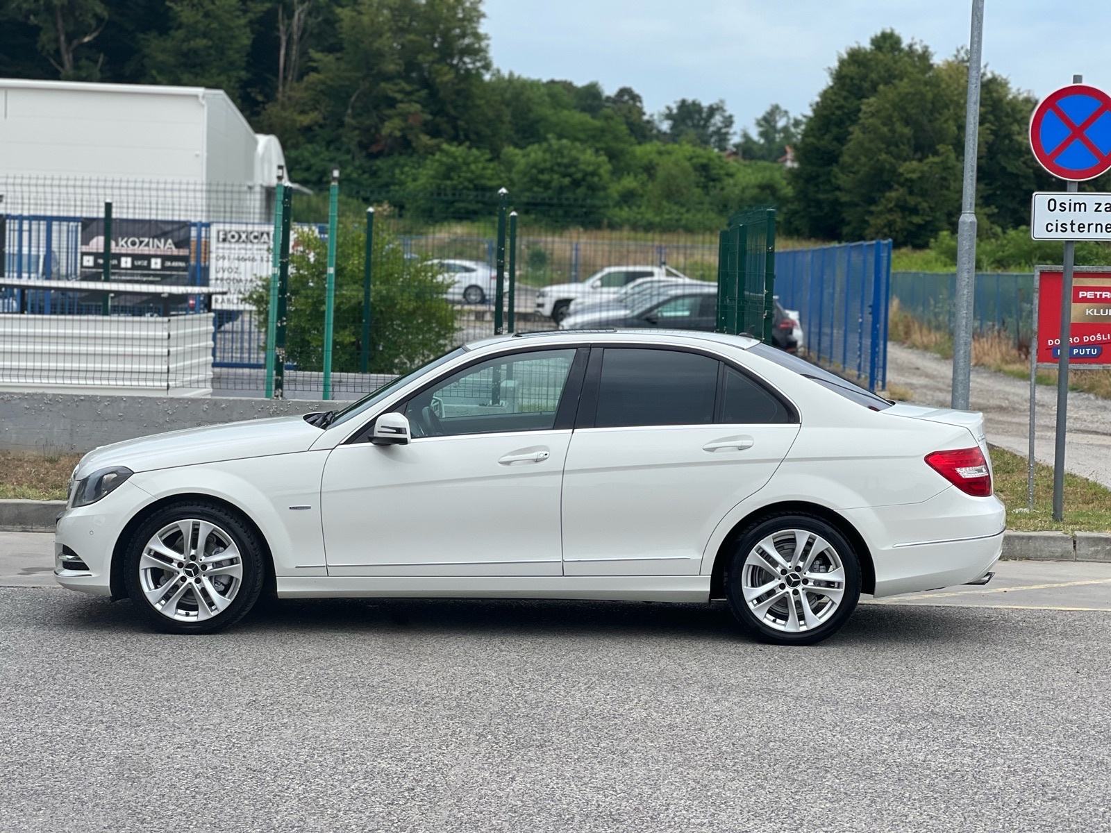 Mercedes-Benz C-klasa 2.2 CDI AVANGARDE AUTOMATIC 9,999€!!!, fotografija 7