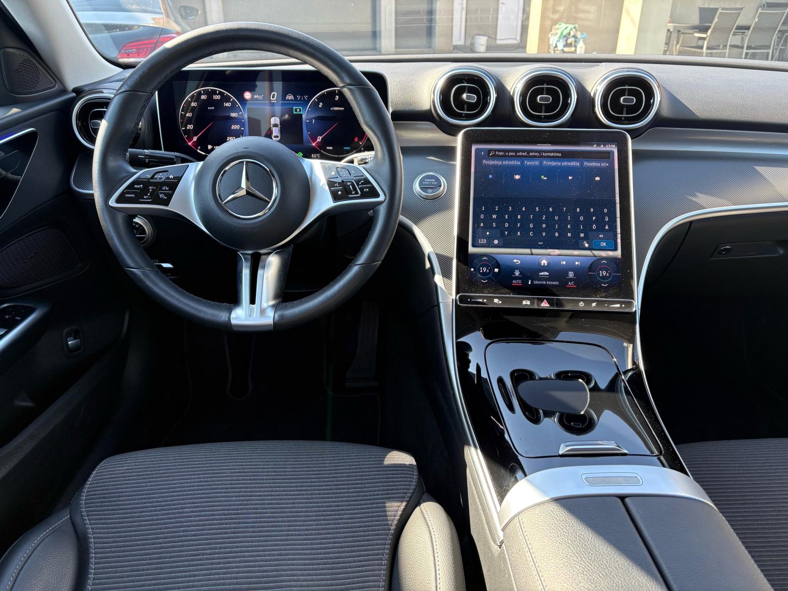 Mercedes-Benz C-klasa 220 4MATIC, fotografija 12