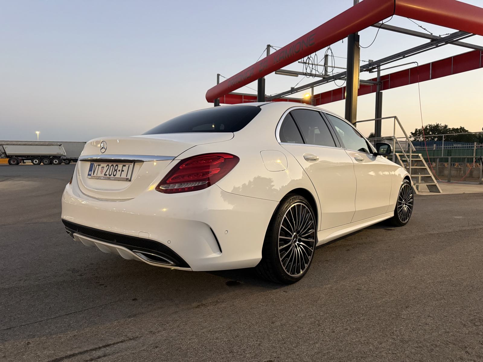 Mercedes-Benz C-klasa 220 AMG automatik, fotografija 4