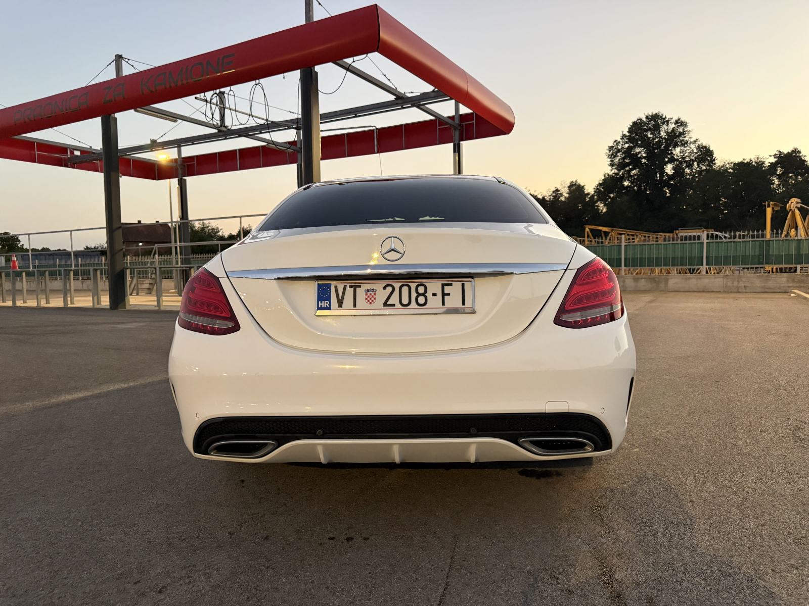 Mercedes-Benz C-klasa 220 AMG automatik, fotografija 3