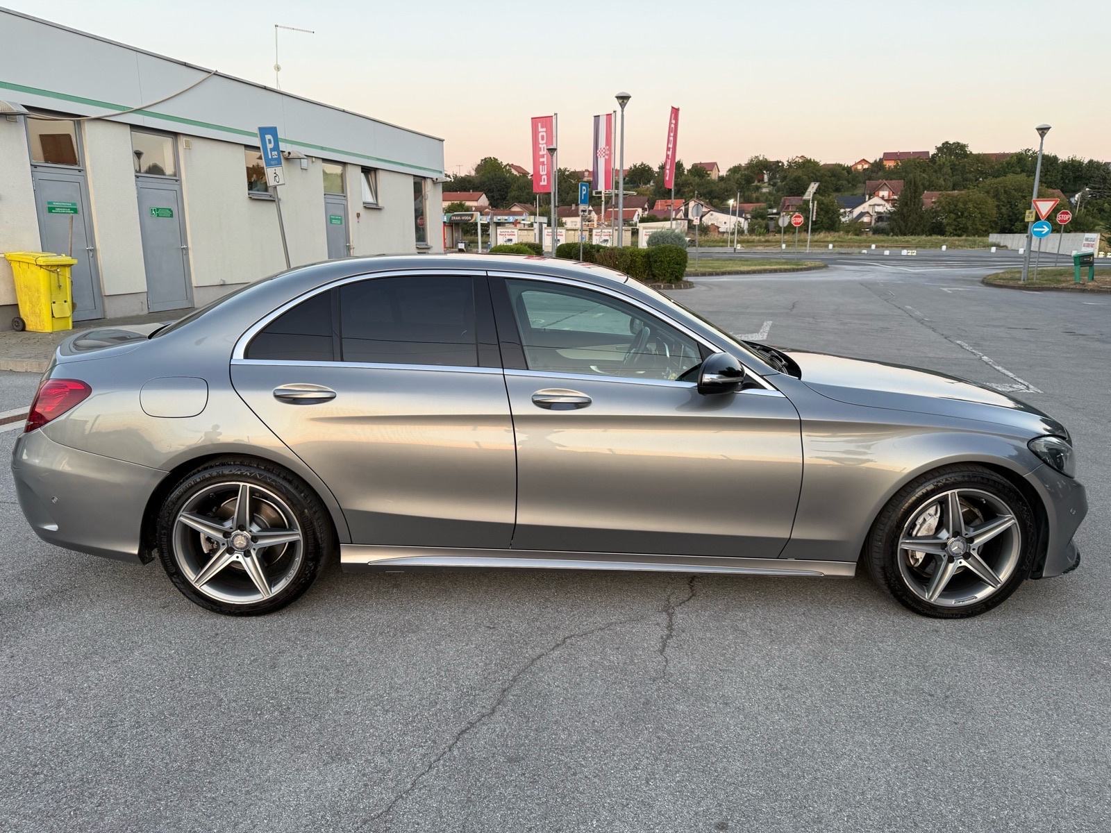 Mercedes-Benz C-klasa 220 CDI "AMG", NAVI,LED,KOŽA,2xPDC,REG.03/2027., fotografija 6