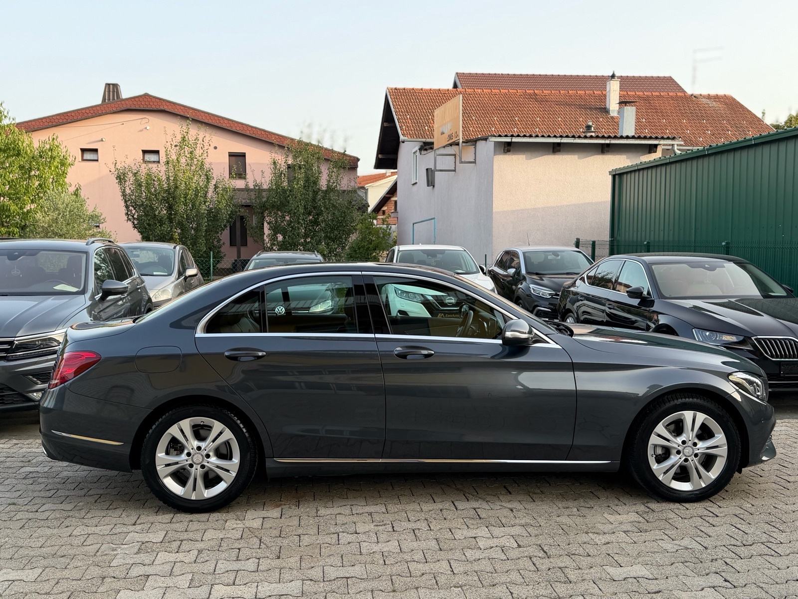 Mercedes-Benz C-klasa 220 CDI Aut. Avantgarde, Kamera, ILS, Servisna, fotografija 8