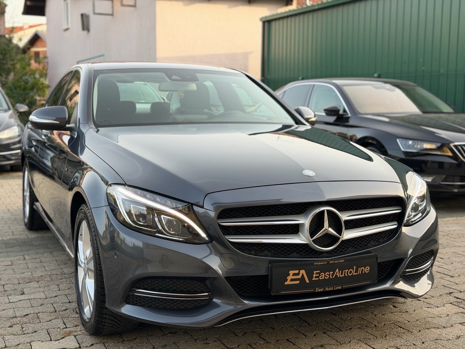 Mercedes-Benz C-klasa 220 CDI Aut. Avantgarde, Kamera, ILS, Servisna, fotografija 4