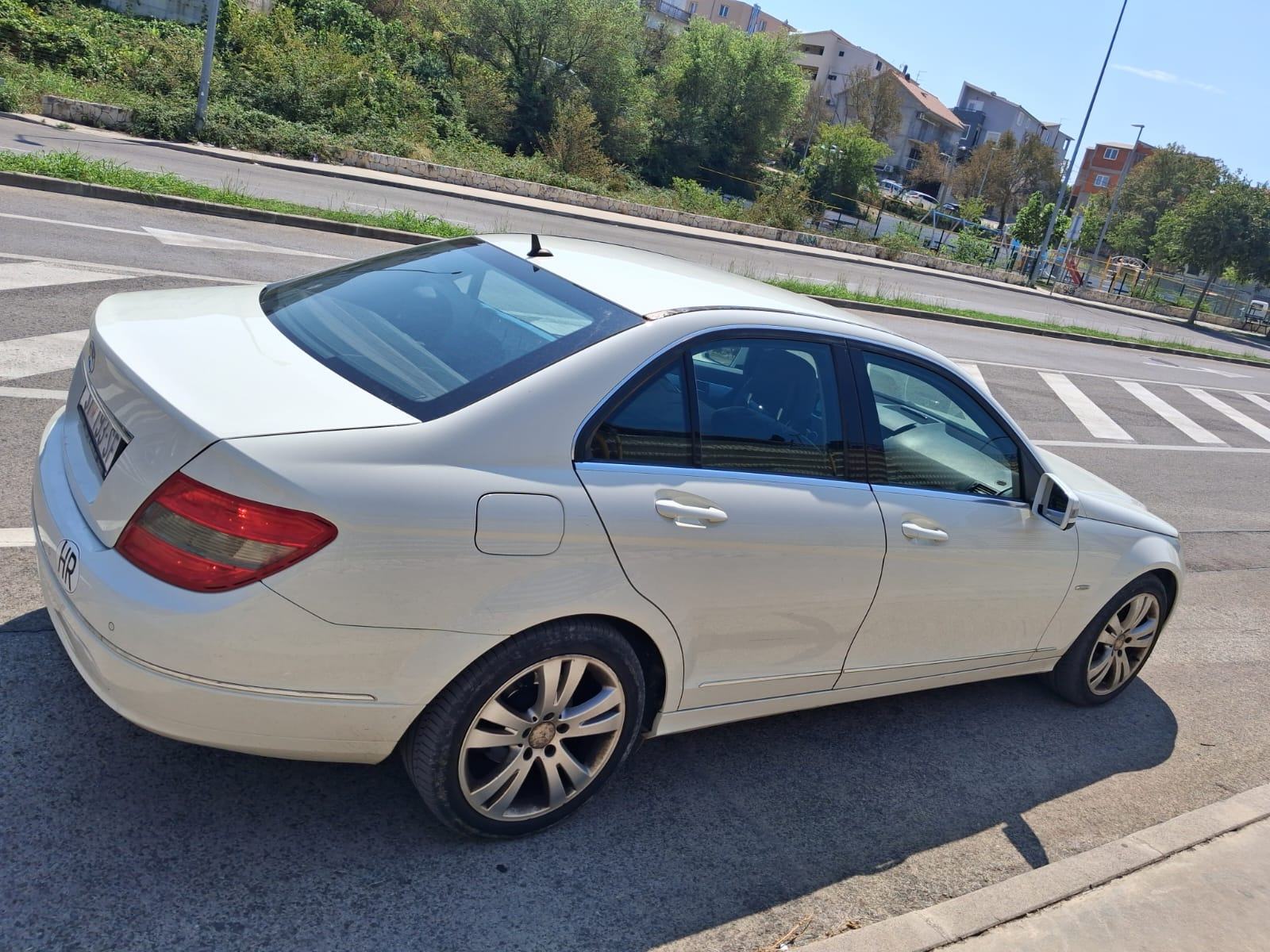 Mercedes-Benz C-klasa 220 CDI automatik, fotografija 2