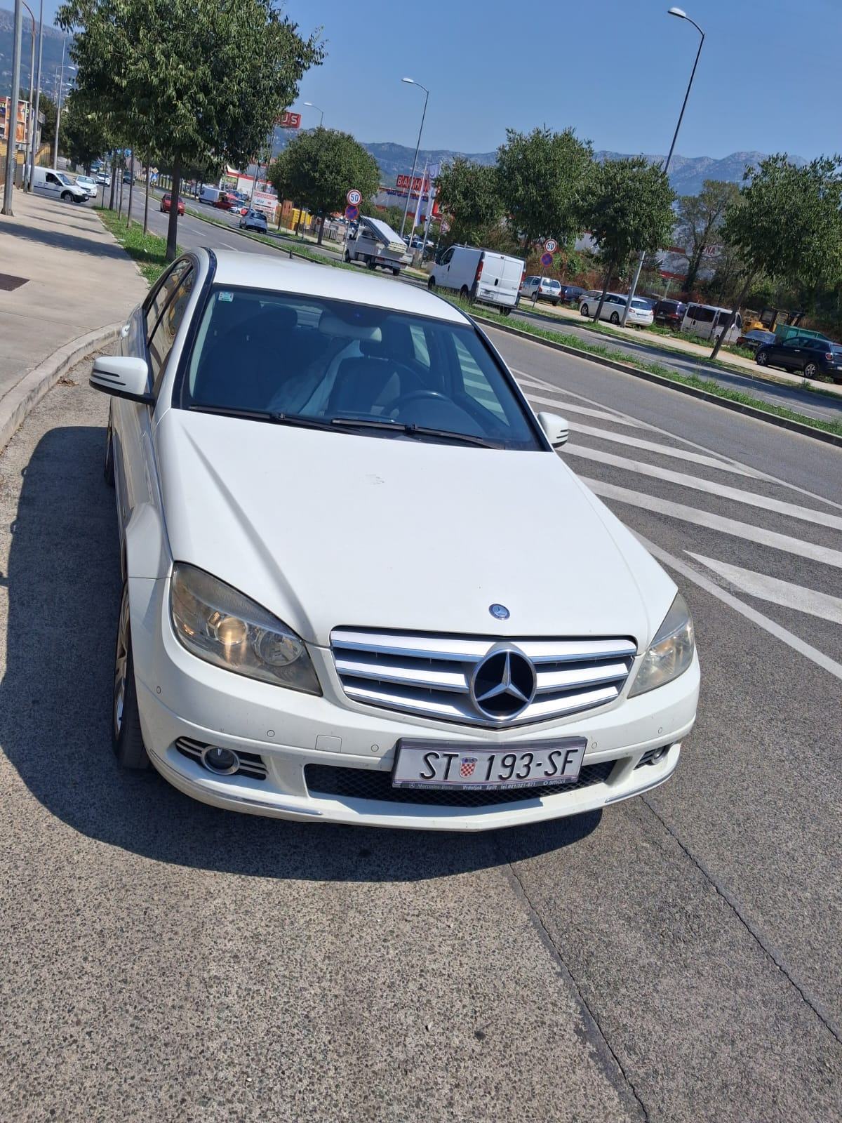Mercedes-Benz C-klasa 220 CDI automatik, fotografija 3