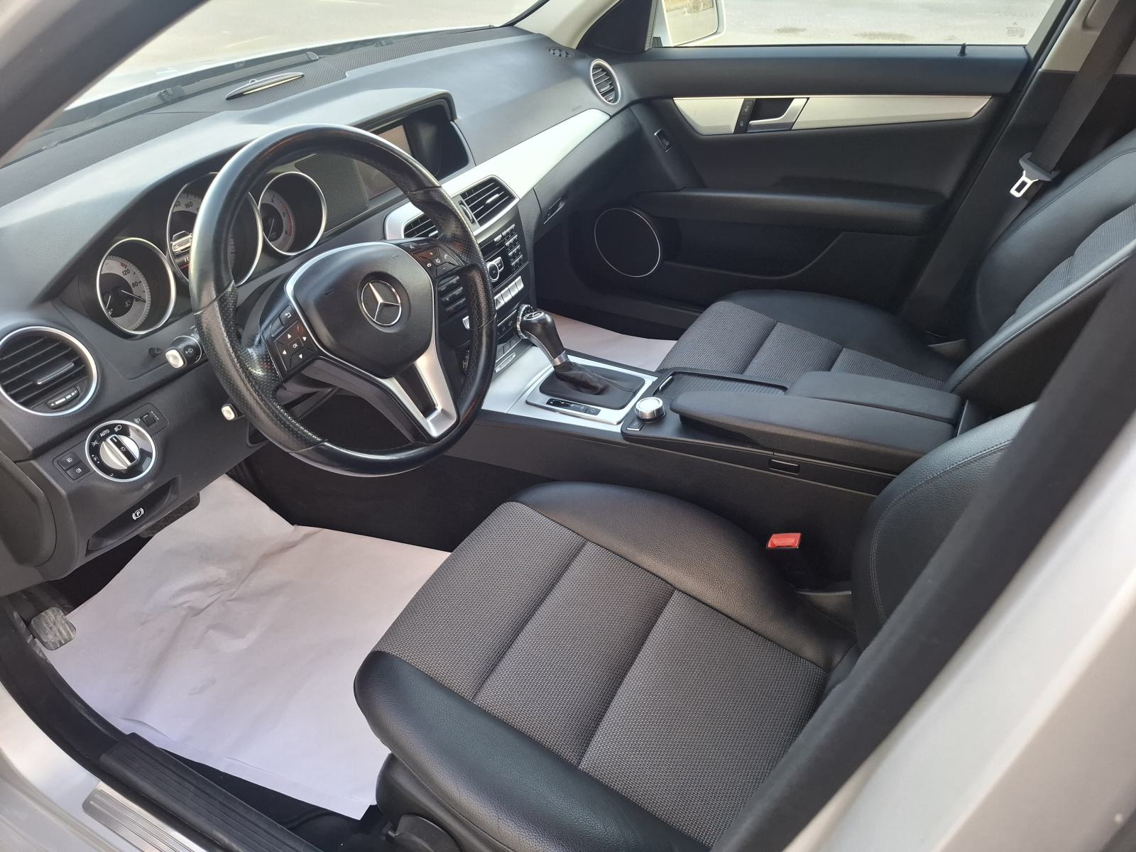 Mercedes-Benz C-klasa 220 CDI automatik, fotografija 12