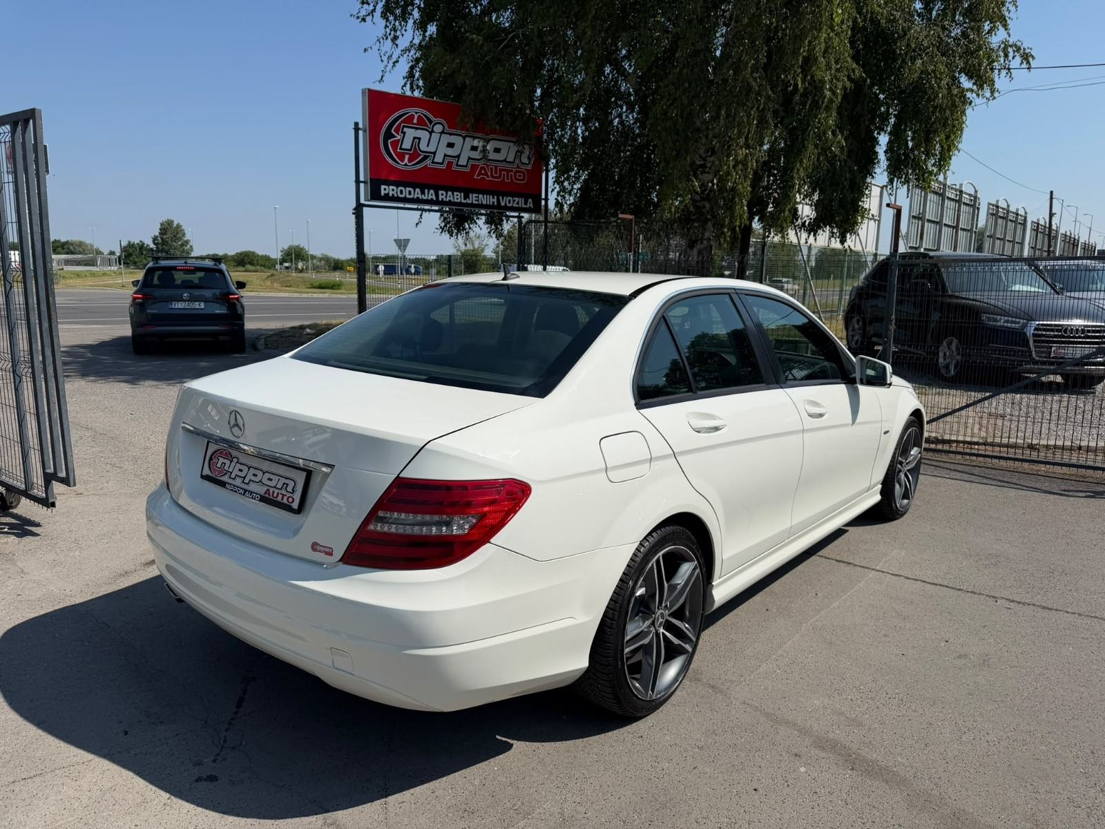 Mercedes-Benz C-klasa 220 CDI KLIMA - REGISTRIRAN - AUTOKREDIT, fotografija 6