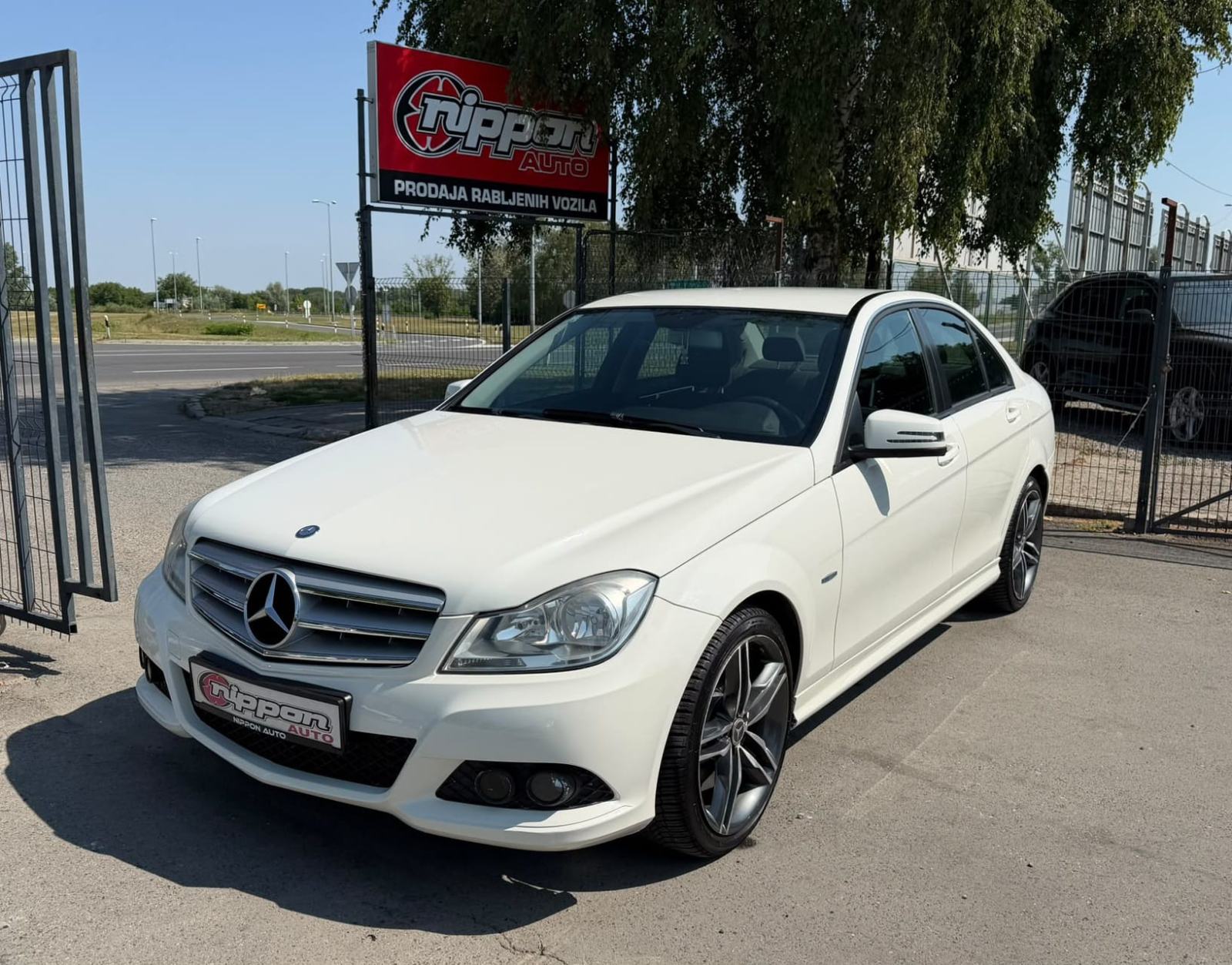Mercedes-Benz C-klasa 220 CDI KLIMA - REGISTRIRAN - AUTOKREDIT, pogled izvana - slika 1