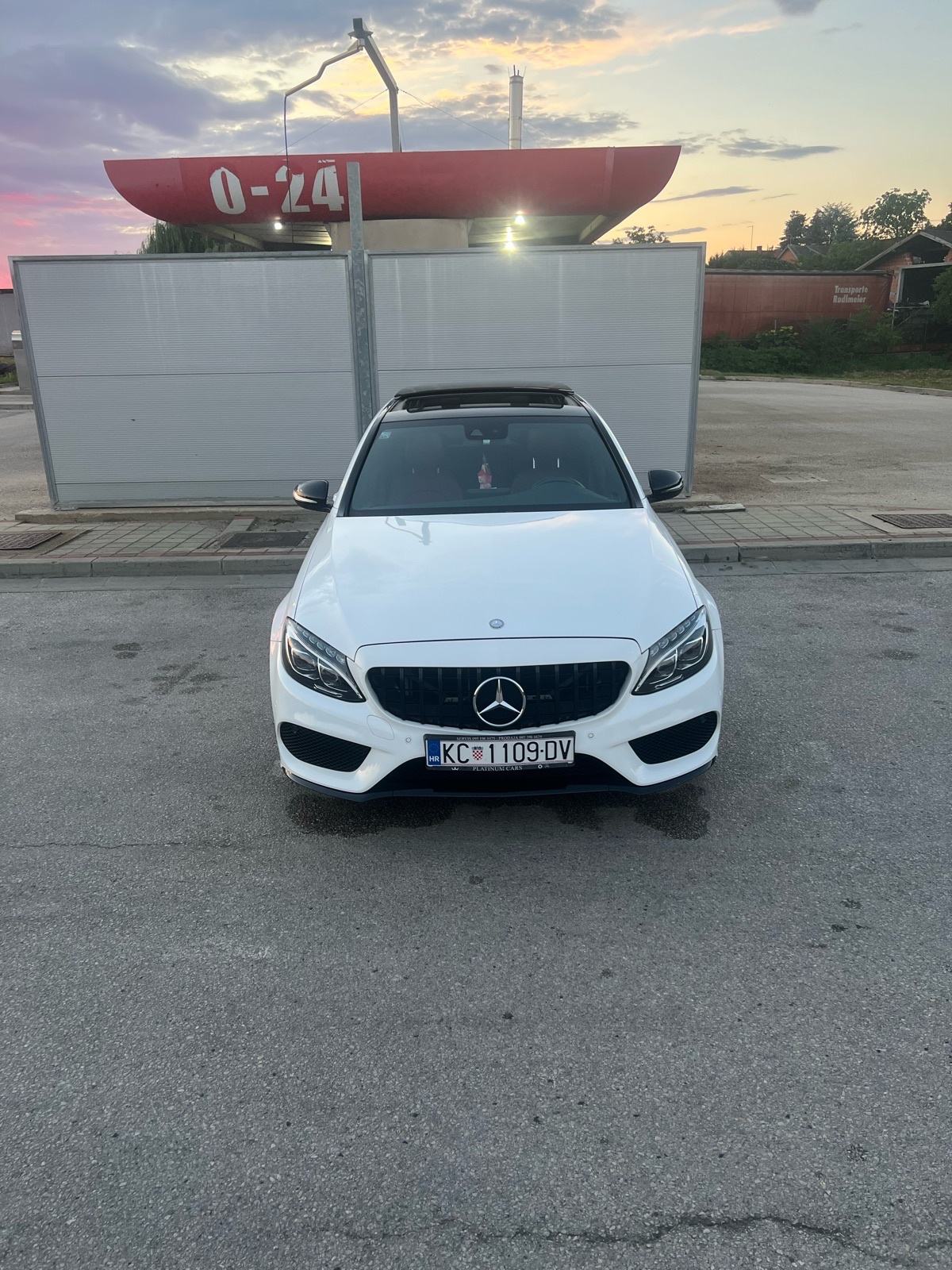 Mercedes-Benz C-klasa 220 d AMG automatik, fotografija 8