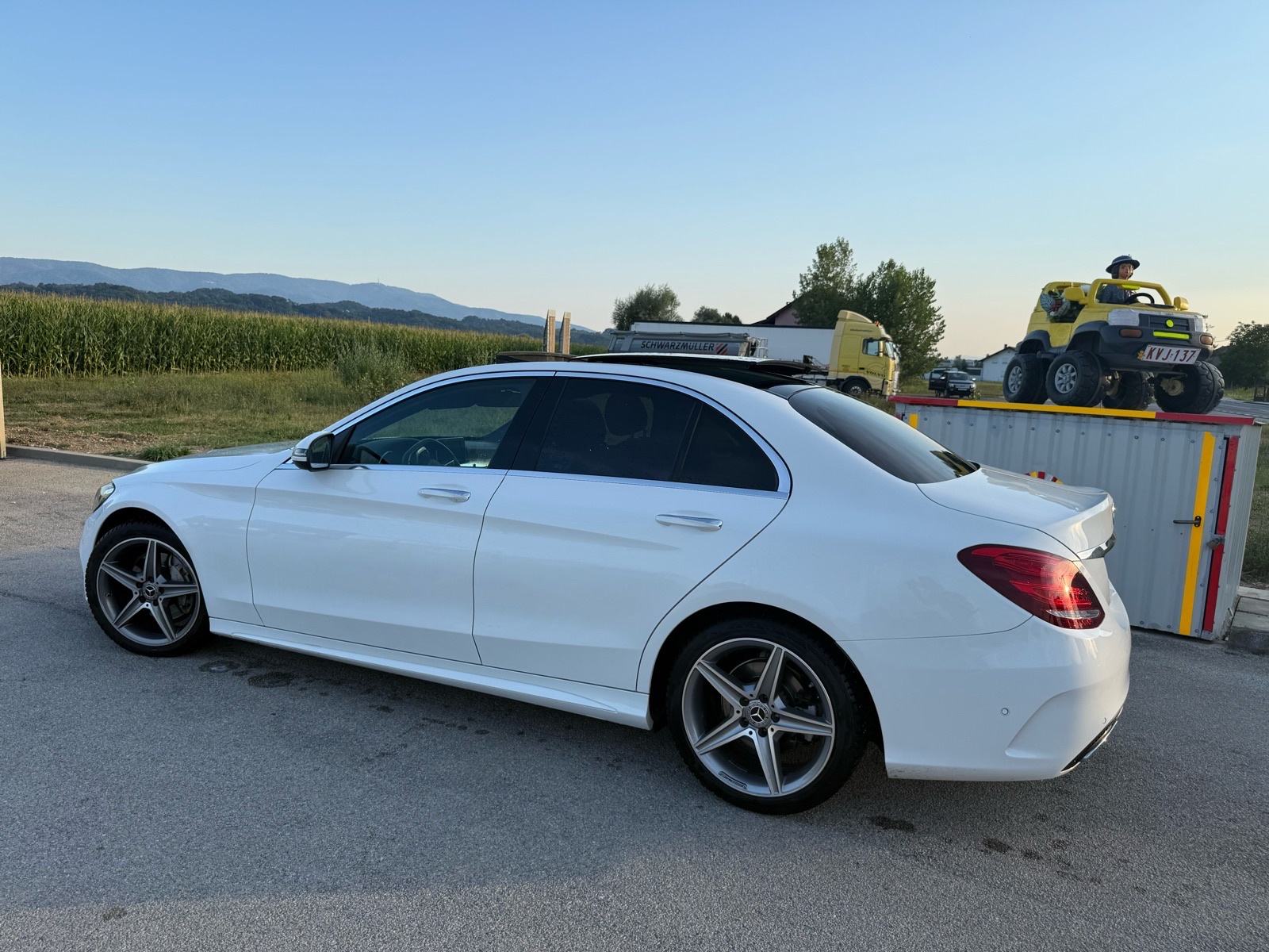 Mercedes-Benz C-klasa 220 d AMG automatik, fotografija 5