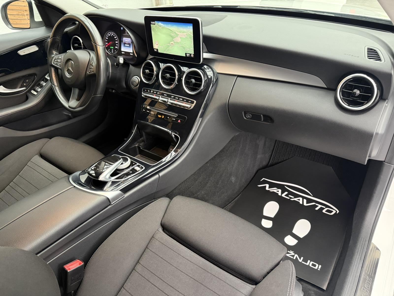 Mercedes-Benz C-klasa 220 D Aut. NAVIGACIJA-TEMPOMAT-LED, fotografija 10