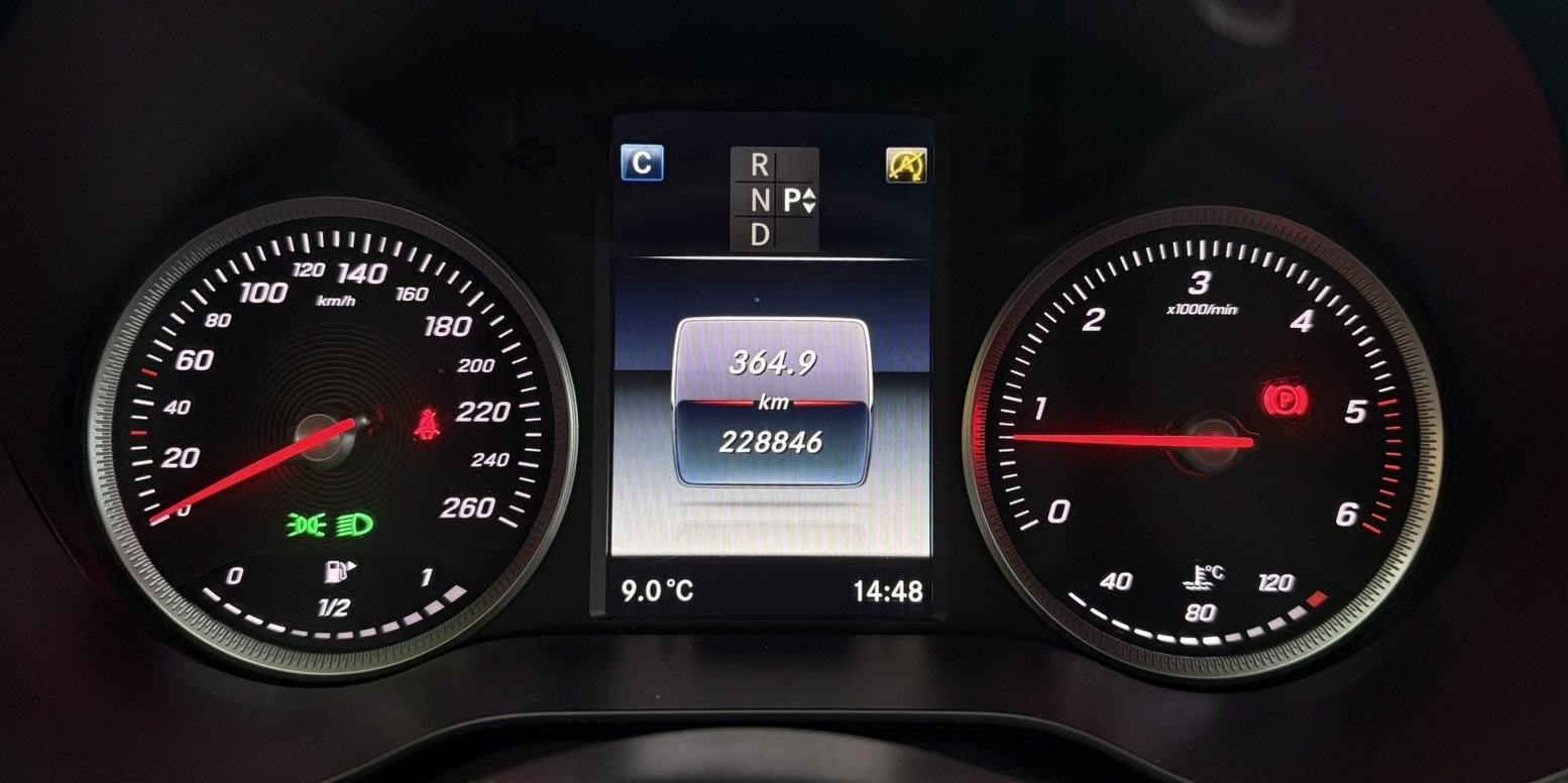 Mercedes-Benz C-klasa 220 D Aut. NAVIGACIJA-TEMPOMAT-LED, fotografija 12