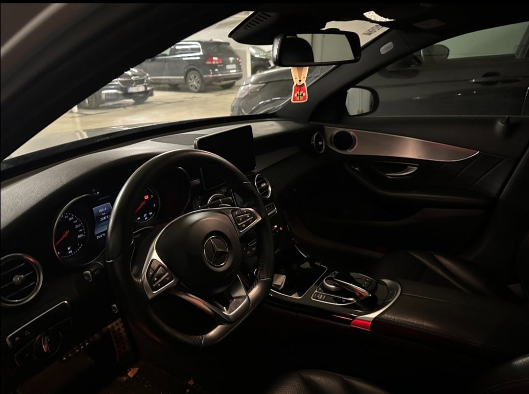MERCEDES- AMG C-klasa 220 D - 4MATIC automatik 9 brzina, fotografija 4