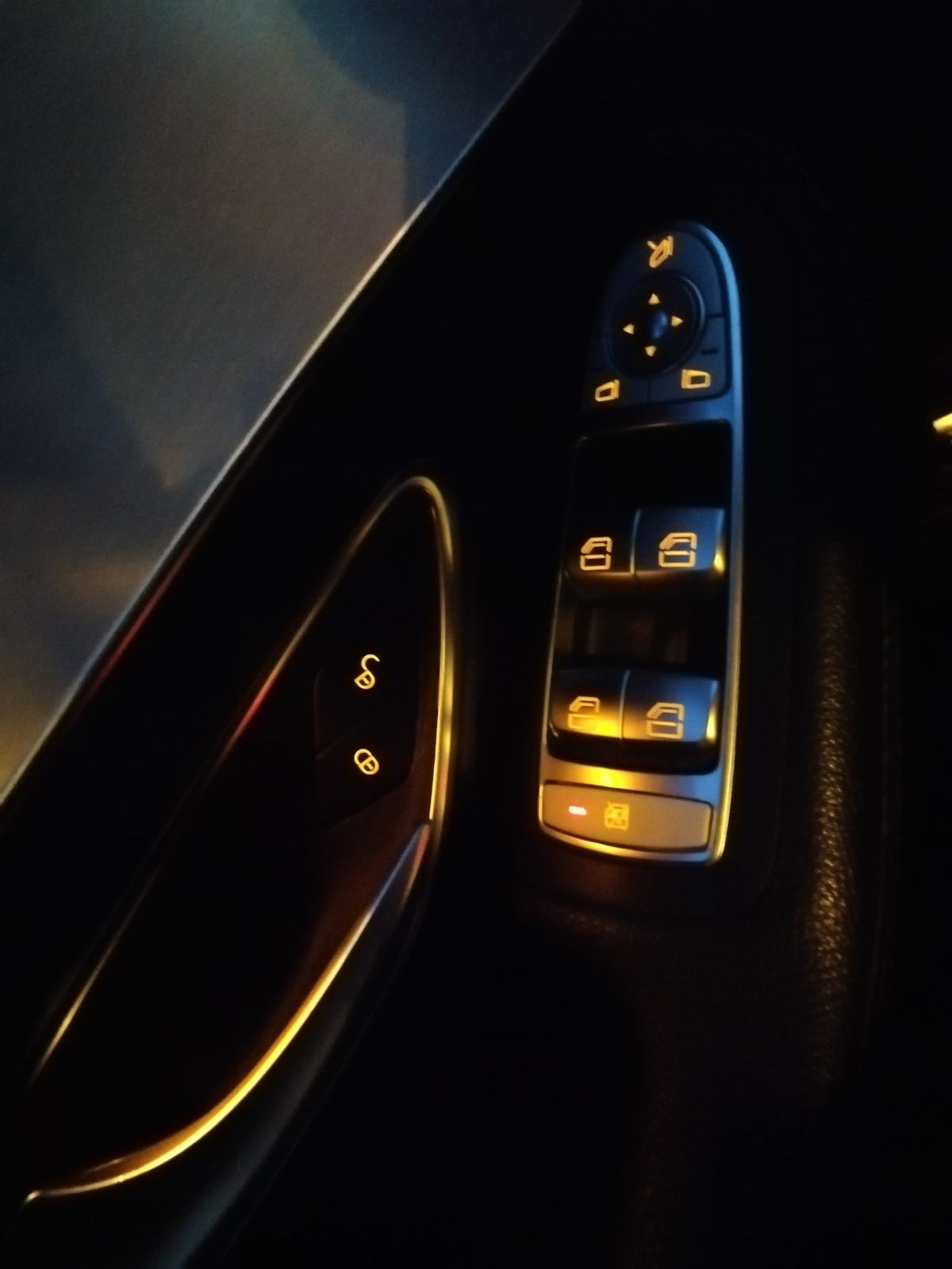 MERCEDES- AMG C-klasa 220 D - 4MATIC automatik 9 brzina, fotografija 9