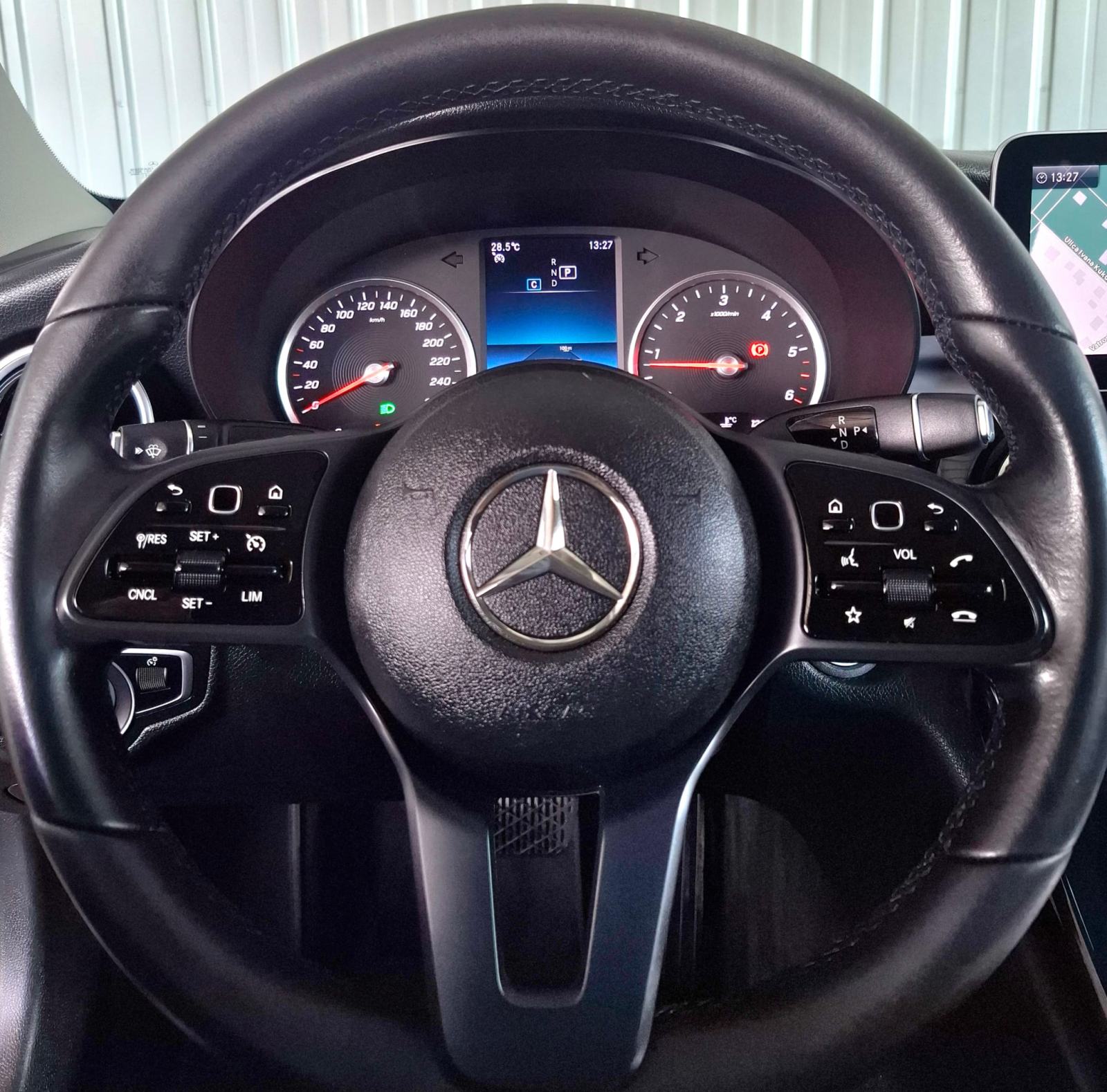 Mercedes-Benz C-klasa 220 D AUTOMATIK ALU NAV 2xPDC FULL LED GARANCIJA, fotografija 19