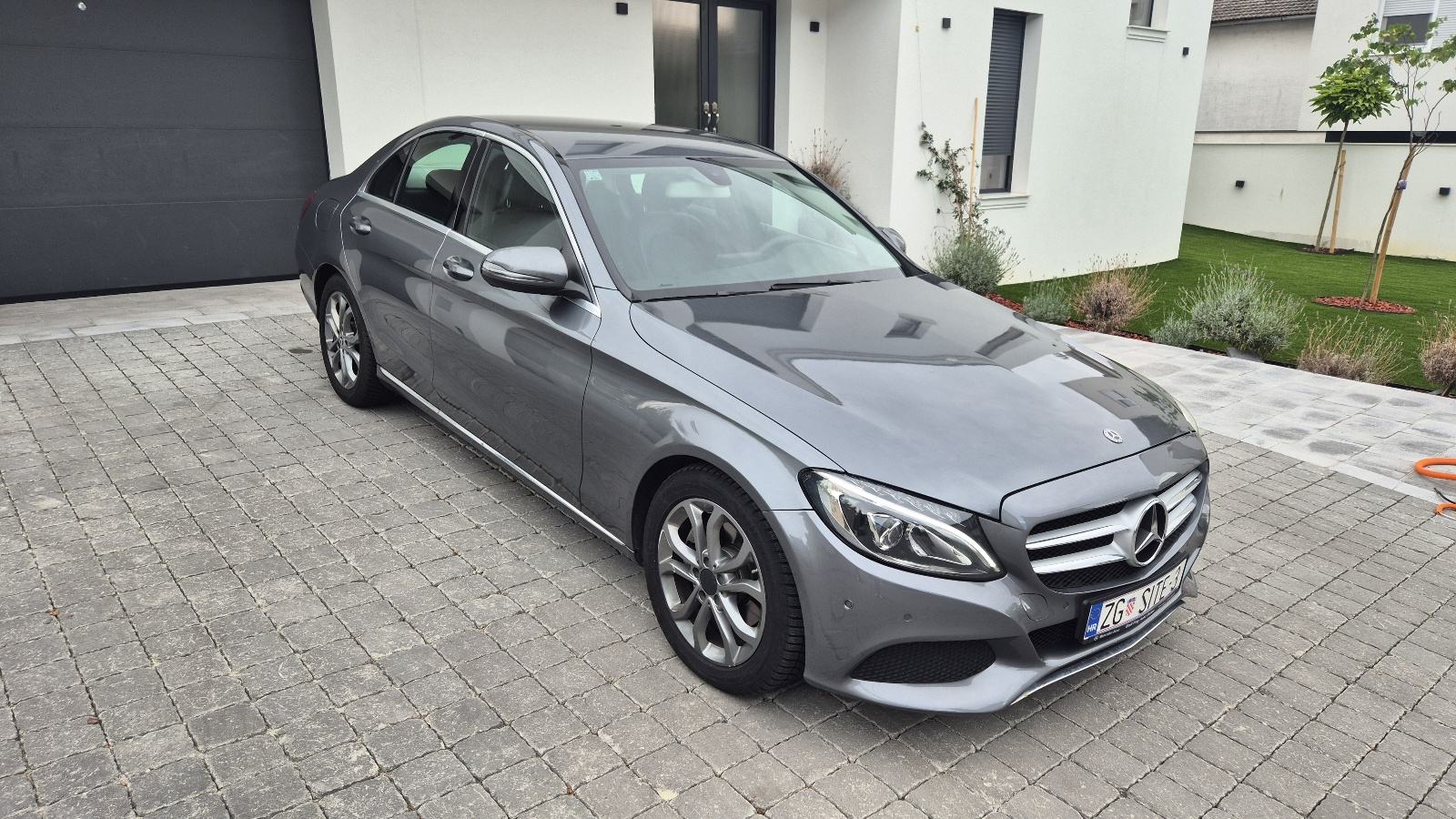 Mercedes-Benz C-klasa 220 D automatik!AVANTGARD!KUPLJEN U RH!NIJE UVOZ, pogled izvana - slika 1