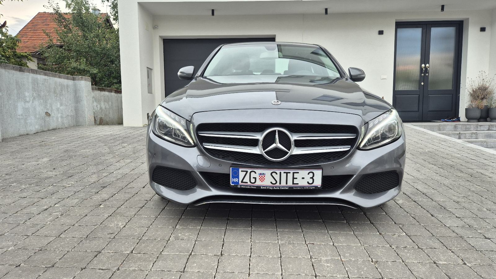 Mercedes-Benz C-klasa 220 D automatik!AVANTGARD!KUPLJEN U RH!NIJE UVOZ, pogled izvana - slika 5