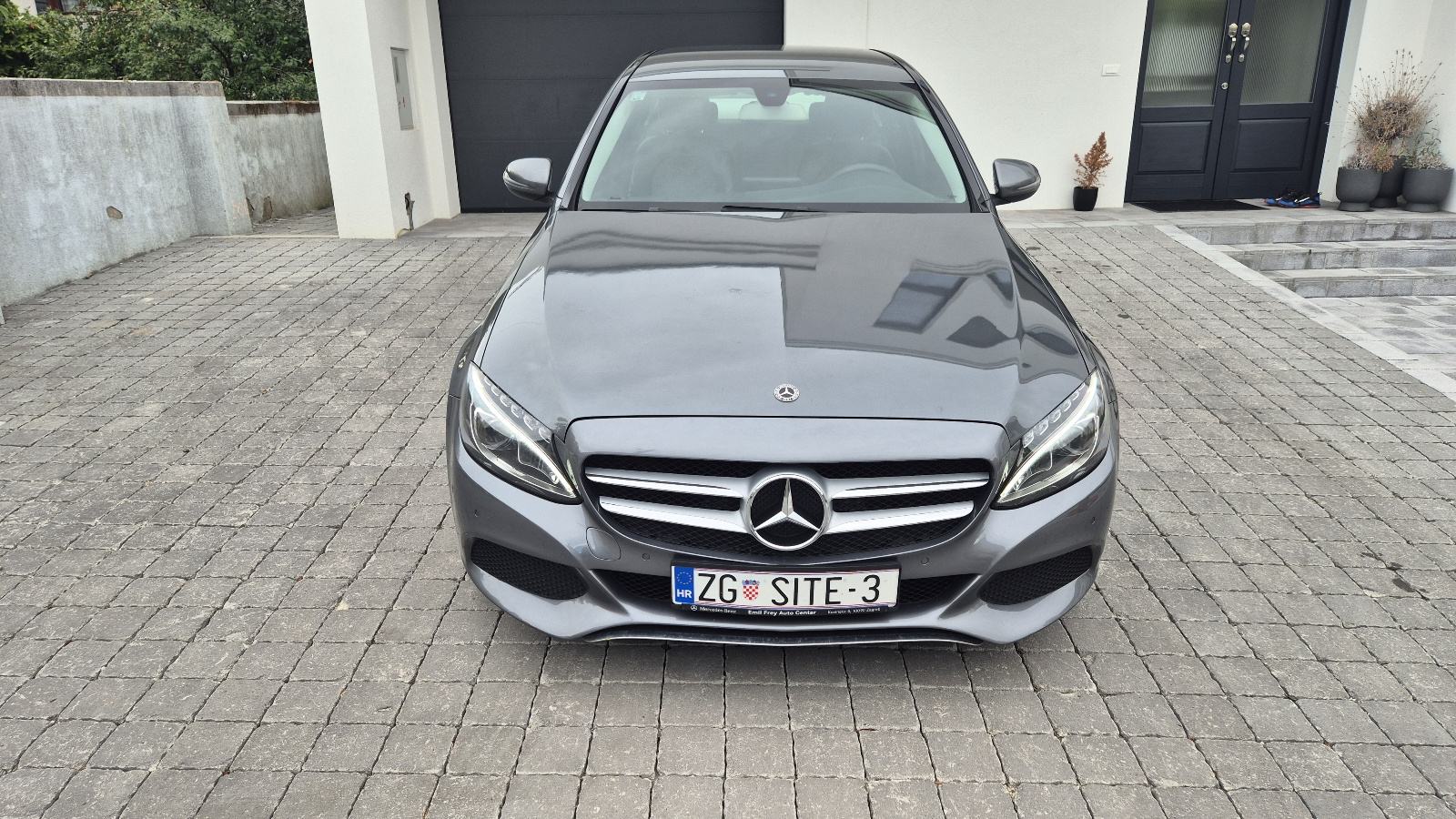 Mercedes-Benz C-klasa 220 D automatik!AVANTGARD!KUPLJEN U RH!NIJE UVOZ, pogled izvana - slika 2