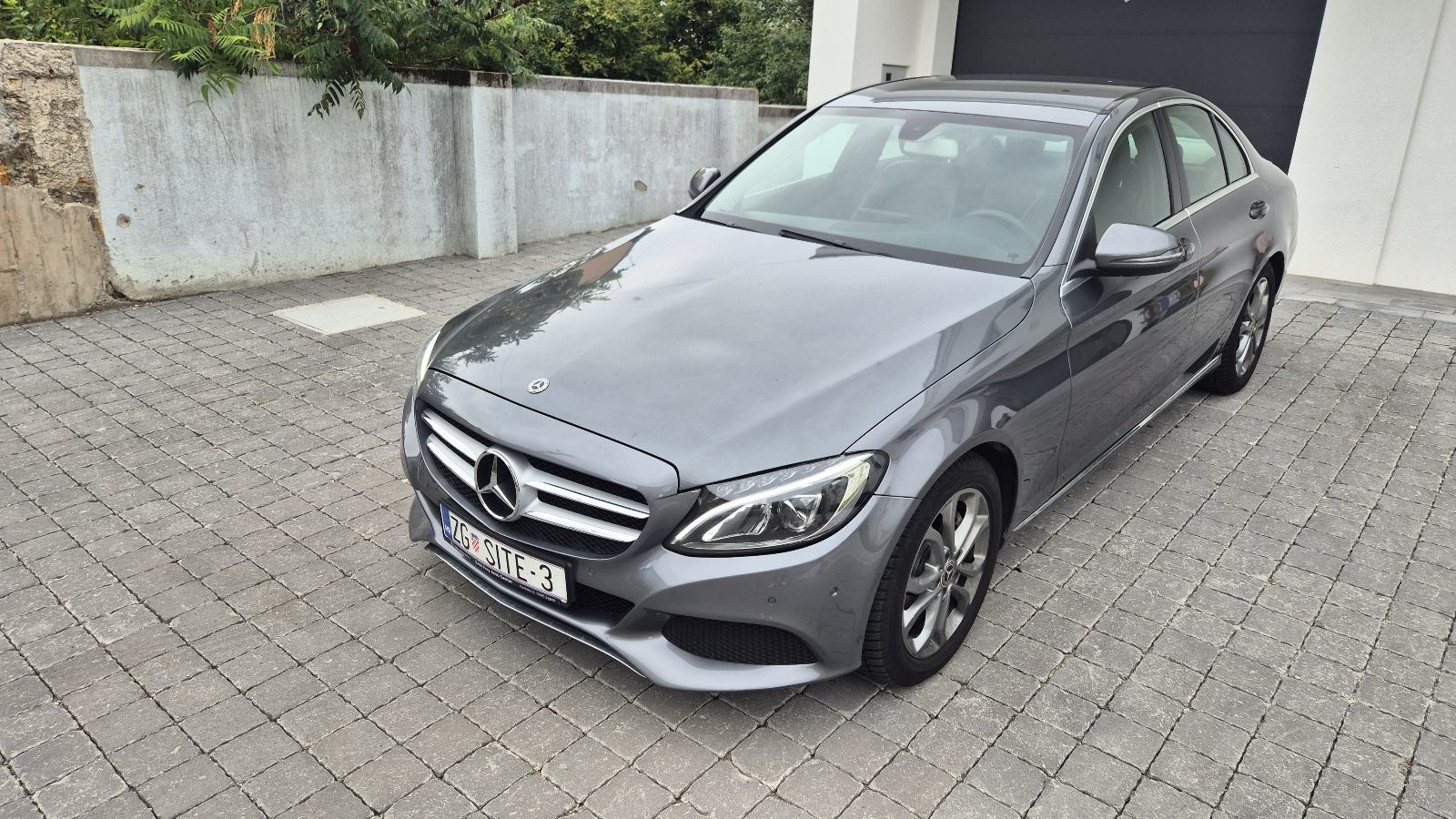 Mercedes-Benz C-klasa 220 D automatik!AVANTGARD!KUPLJEN U RH!NIJE UVOZ, pogled izvana - slika 3