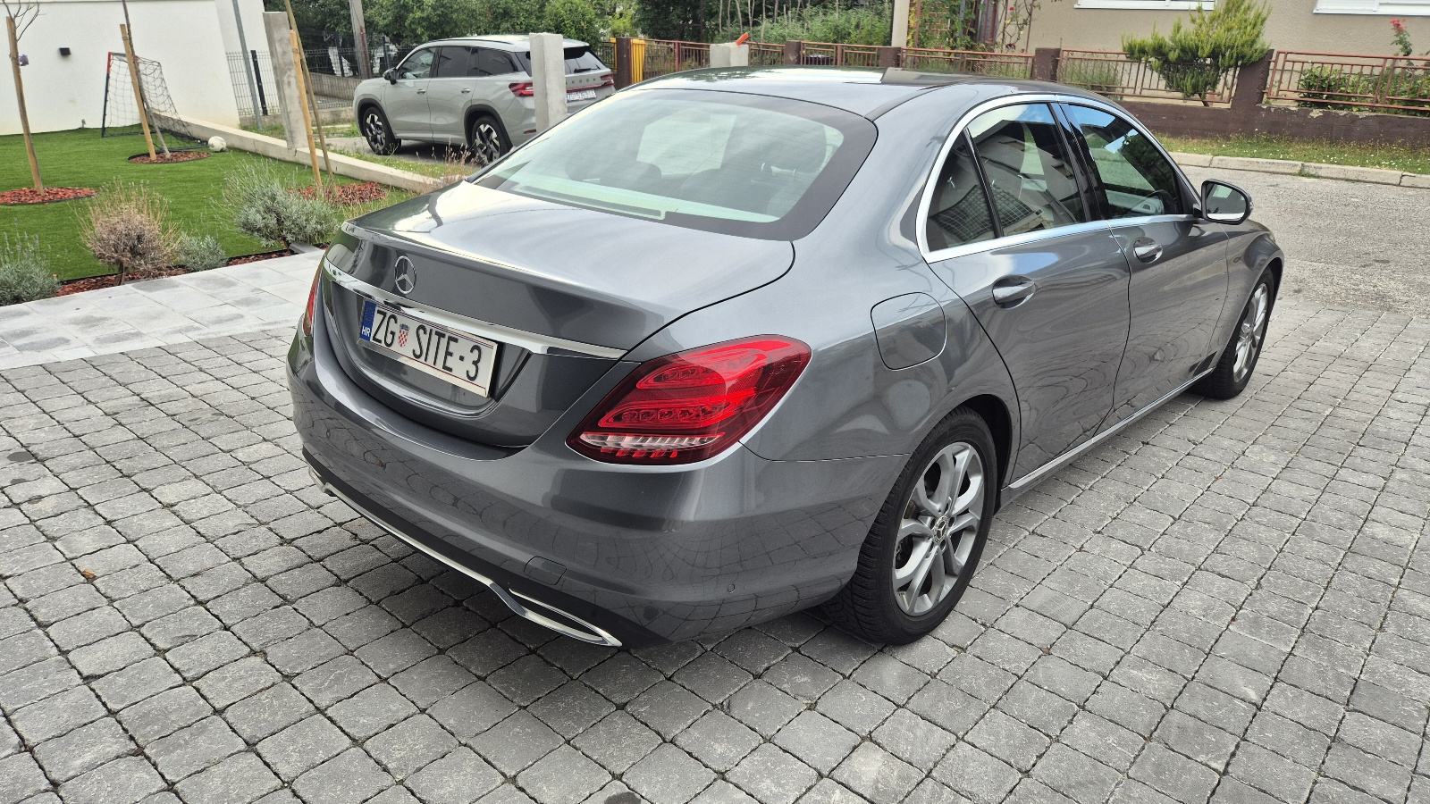 Mercedes-Benz C-klasa 220 D automatik!AVANTGARD!KUPLJEN U RH!NIJE UVOZ, fotografija 8