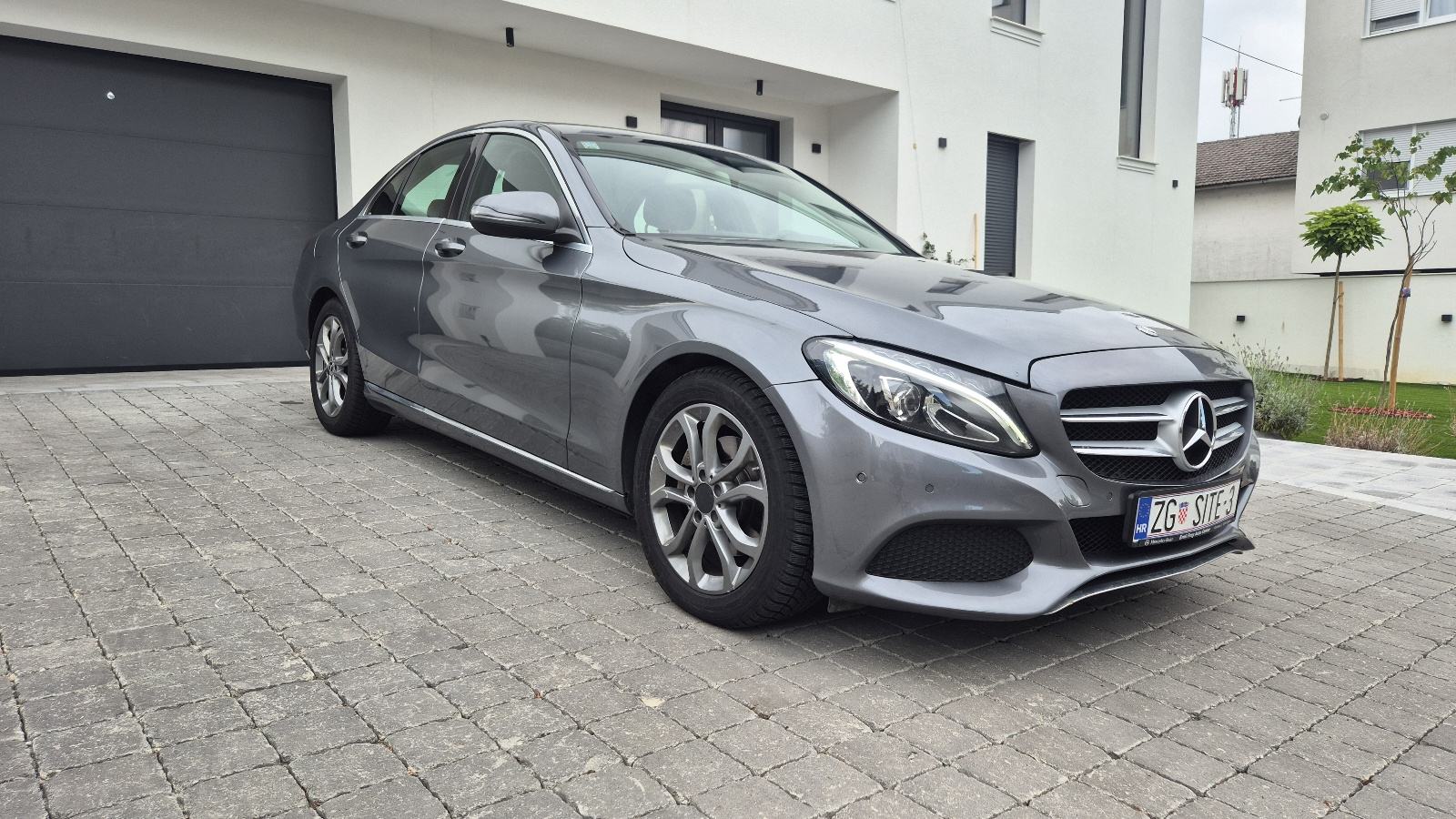 Mercedes-Benz C-klasa 220 D automatik!AVANTGARD!KUPLJEN U RH!NIJE UVOZ, pogled izvana - slika 4