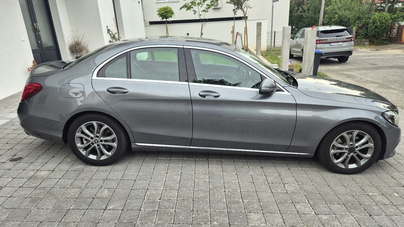 Mercedes-Benz C-klasa 220 D automatik!AVANTGARD!KUPLJEN U RH!NIJE UVOZ, fotografija 7