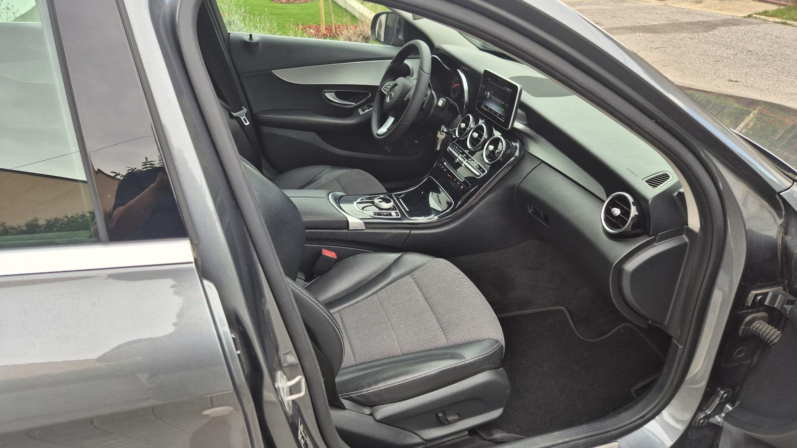 Mercedes-Benz C-klasa 220 D automatik!AVANTGARD!KUPLJEN U RH!NIJE UVOZ, fotografija 17