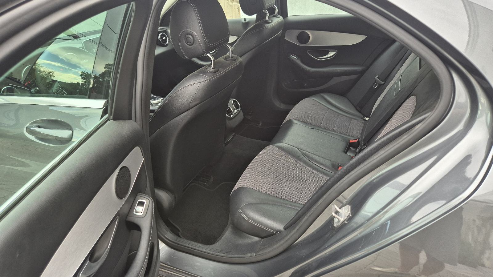 Mercedes-Benz C-klasa 220 D automatik!AVANTGARD!KUPLJEN U RH!NIJE UVOZ, fotografija 18